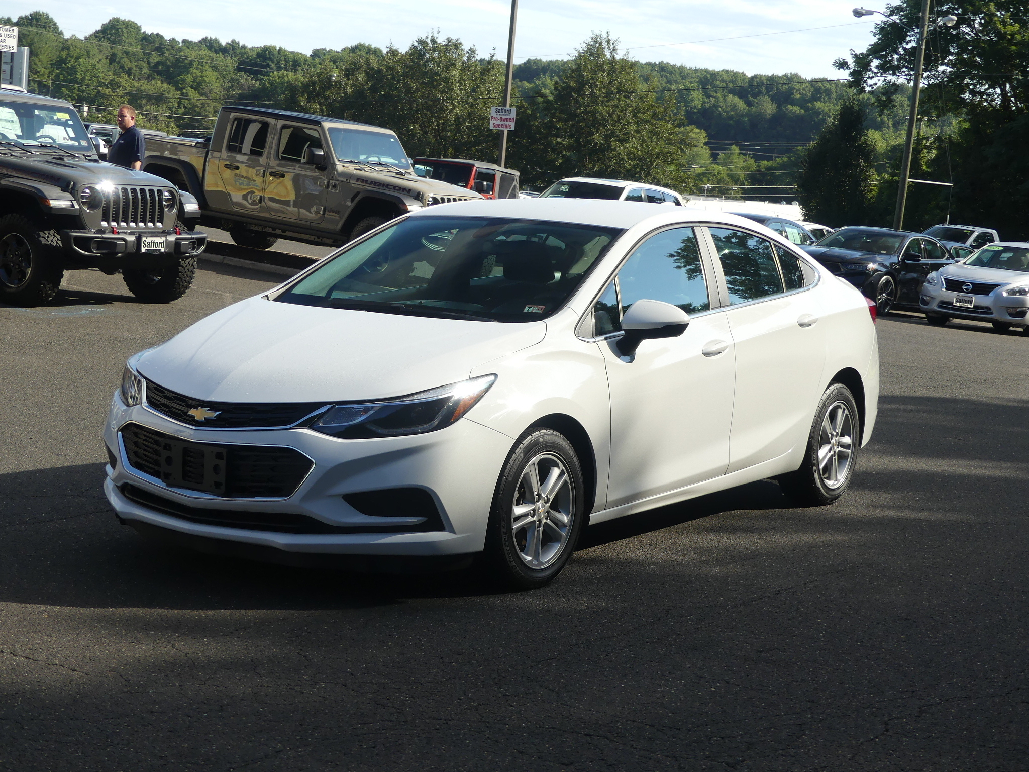 Chevrolet cruze 4dr nb