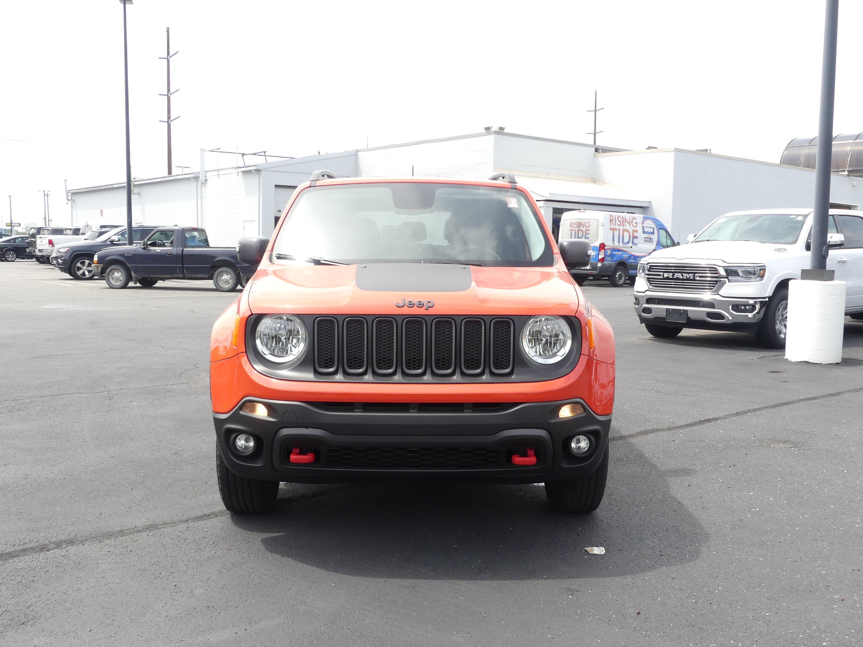 Pre-Owned 2017 Jeep Renegade Trailhawk 4×4